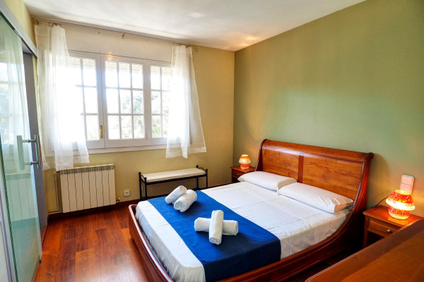 #8821 - SUNNY TRIPLEX | Holiday Rentals | Hello Homes Sitges