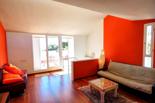 #8827 - SUNNY TRIPLEX | Holiday Rentals | Hello Homes Sitges