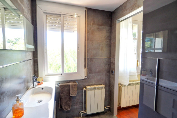 #8831 - SUNNY TRIPLEX | Holiday Rentals | Hello Homes Sitges
