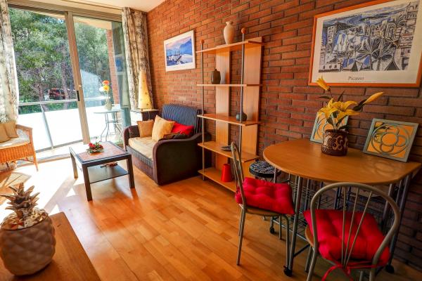 #8878 - Vallpineda Hills | Holiday Rentals | Hello Homes Sitges