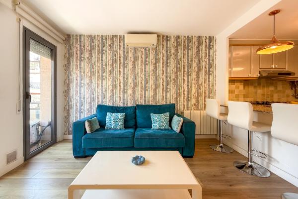 #88871 - Blue Velvet | Holiday Rentals | Hello Homes Sitges