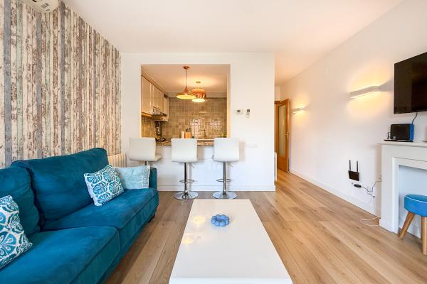 #88872 - Blue Velvet | Holiday Rentals | Hello Homes Sitges