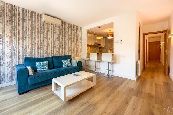 #88873 - Blue Velvet | Holiday Rentals | Hello Homes Sitges