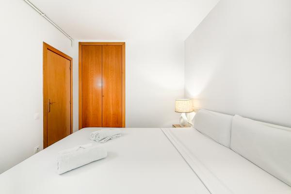 #88878 - Blue Velvet | Holiday Rentals | Hello Homes Sitges