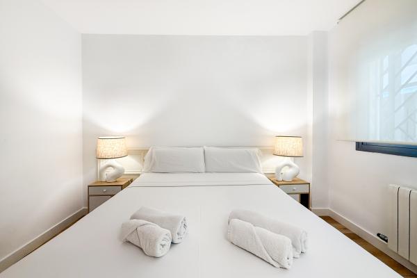 #88888 - Blue Velvet | Holiday Rentals | Hello Homes Sitges