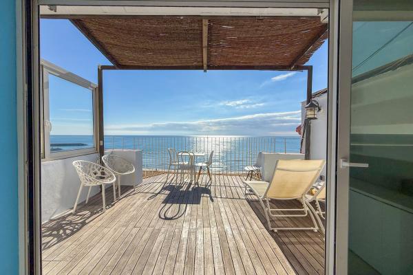 #92059 - Blue sea front | Aluguel de Temporada | Hello Homes Sitges