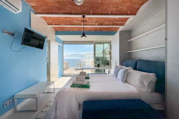 #92061 - Blue sea front | Aluguel de Temporada | Hello Homes Sitges