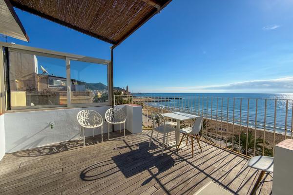#92062 - Blue sea front | Aluguel de Temporada | Hello Homes Sitges
