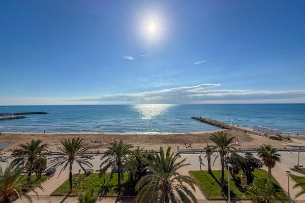 #92066 - Blue sea front | Aluguel de Temporada | Hello Homes Sitges