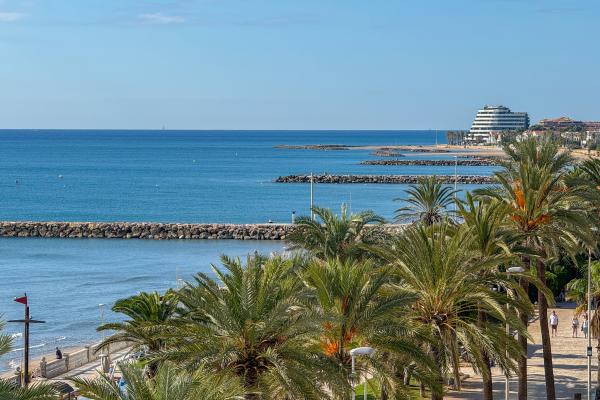 #92067 - Blue sea front | Aluguel de Temporada | Hello Homes Sitges