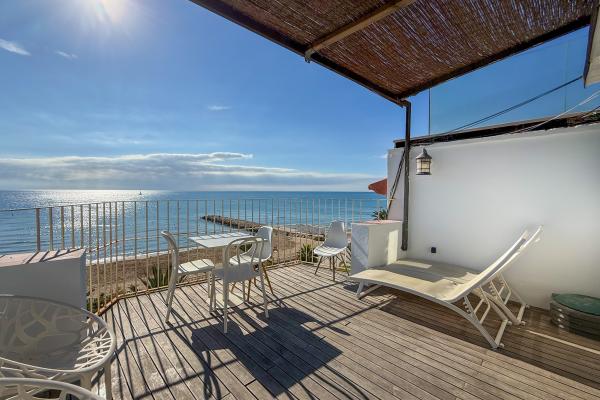#92070 - Blue sea front | Aluguel de Temporada | Hello Homes Sitges