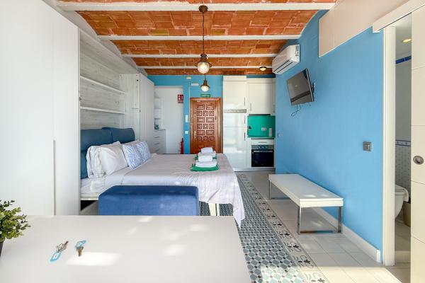 #92072 - Blue sea front | Aluguel de Temporada | Hello Homes Sitges
