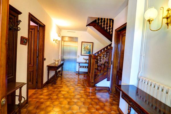 #9812 - Villa Bigamendi | Holiday Rentals | Hello Homes Sitges