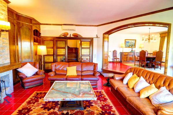 #9820 - Villa Bigamendi | Holiday Rentals | Hello Homes Sitges