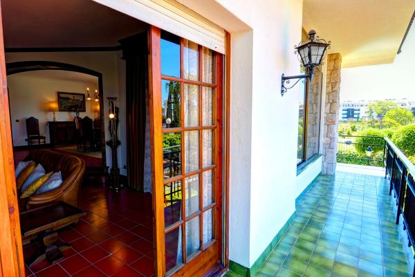 #9824 - Villa Bigamendi | Holiday Rentals | Hello Homes Sitges