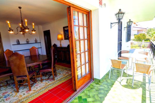 #9827 - Villa Bigamendi | Holiday Rentals | Hello Homes Sitges