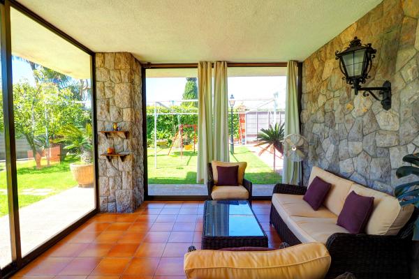 #9834 - Villa Bigamendi | Holiday Rentals | Hello Homes Sitges