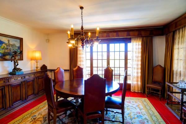#9835 - Villa Bigamendi | Holiday Rentals | Hello Homes Sitges