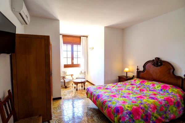 #9838 - Villa Bigamendi | Holiday Rentals | Hello Homes Sitges