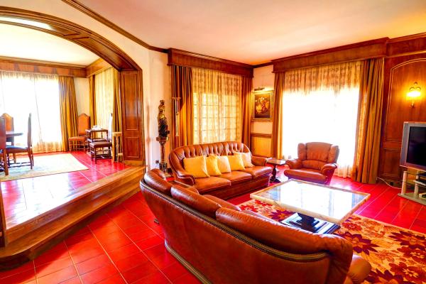 #9839 - Villa Bigamendi | Holiday Rentals | Hello Homes Sitges