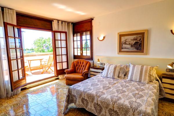 #9841 - Villa Bigamendi | Holiday Rentals | Hello Homes Sitges