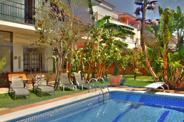 #9851 - Villa Bigamendi | Holiday Rentals | Hello Homes Sitges