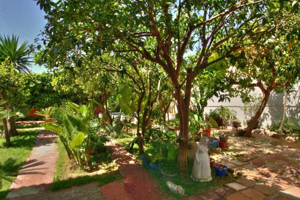 #9853 - Villa Bigamendi | Holiday Rentals | Hello Homes Sitges