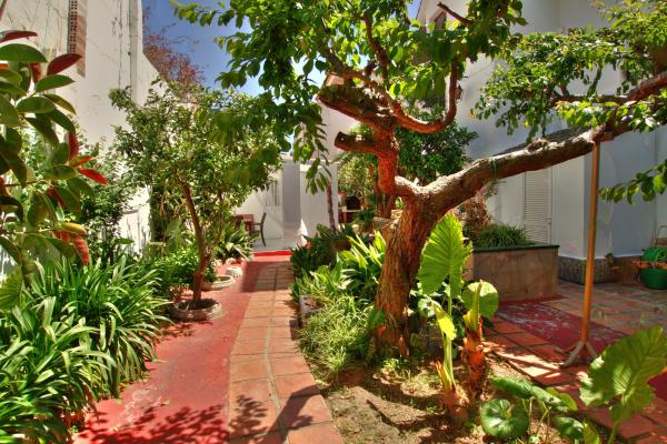 #9856 - Villa Bigamendi | Holiday Rentals | Hello Homes Sitges