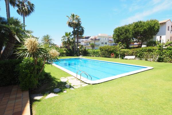 #9977 - Front Beach Apartment | Lloguer Turístic | Hello Homes Sitges