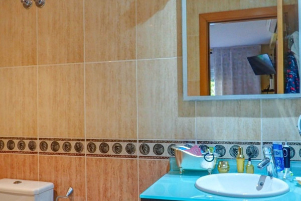 #Houses & Villas - 3 Rooms 3 Bathrooms 176 m2 | Quintmar, Sitges bathroom