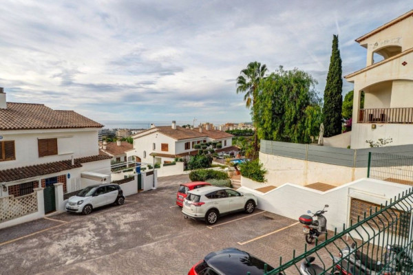 #Maisons & Villas - 6 Chambres 3 Salle de bain 218 m2 | Levantina, Sitges Garaje