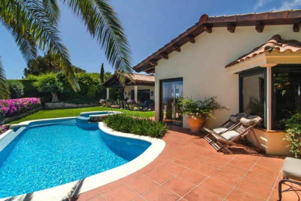 #20921 - Hus - Montgavina, Sitges 