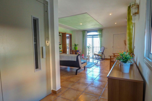#corridor - Maisons & Villas - 4 Chambres 2 Salle de bain 190 m2 | Sant Pere de Ribes, Sant Pere de Ribes 