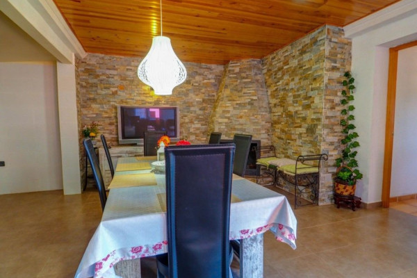 #Houses & Villas - 4 Rooms 2 Bathrooms 190 m2 | Sant Pere de Ribes, Sant Pere de Ribes living