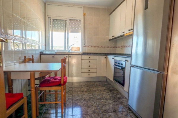 #Houses & Villas - 5 Rooms 3 Bathrooms 216 m2 | Cubelles, Cubelles kitchen