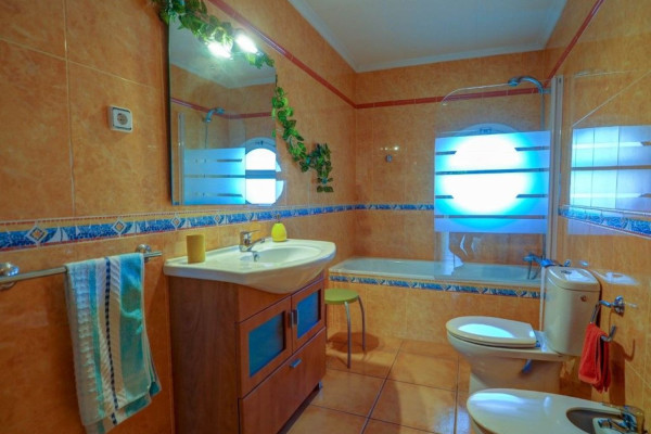 #Maisons & Villas - 4 Chambres 2 Salle de bain 190 m2 | Sant Pere de Ribes, Sant Pere de Ribes bathroom