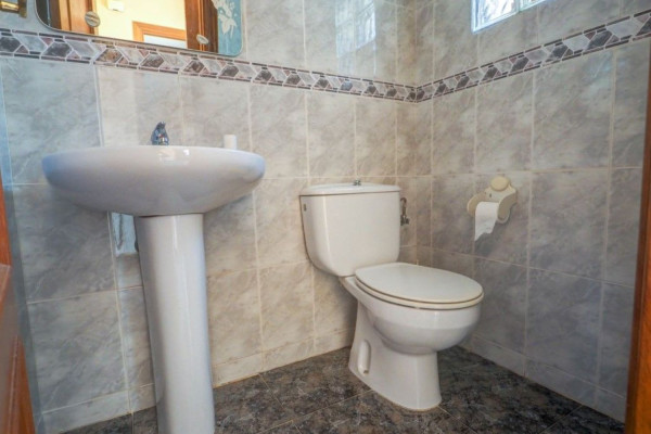 #Houses & Villas - 5 Rooms 3 Bathrooms 216 m2 | Cubelles, Cubelles bathroom