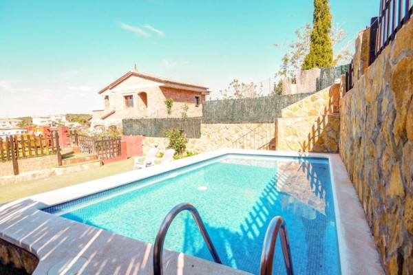 #Houses & Villas - 4 Rooms 2 Bathrooms 190 m2 | Sant Pere de Ribes, Sant Pere de Ribes pool