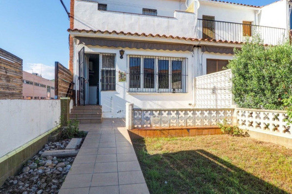 #Casas & Villas - 4 Habitaciones 2 Baños 155 m2 | Centro Pueblo, Sant Pere de Ribes facade