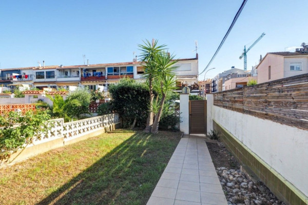 #Houses & Villas - 4 Rooms 2 Bathrooms 155 m2 | Centro Pueblo, Sant Pere de Ribes terrace