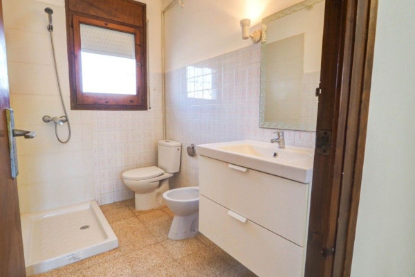 #Maisons & Villas - 4 Chambres 2 Salle de bain 110 m2 | Centro Pueblo, Sant Pere de Ribes bathroom