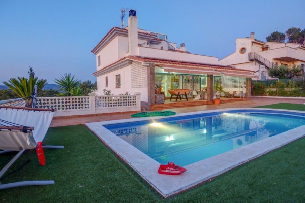 #Houses & Villas - 5 Rooms 3 Bathrooms 304 m2 | Can Pere de la Plana, Sant Pere de Ribes pool
