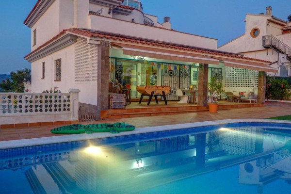 #Maisons & Villas - 5 Chambres 3 Salle de bain 304 m2 | Can Pere de la Plana, Sant Pere de Ribes pool