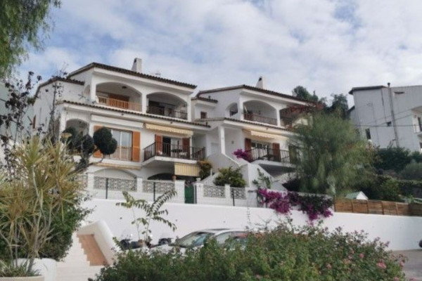 #Houses & Villas - 6 Rooms 3 Bathrooms 218 m2 | Levantina, Sitges Fachada