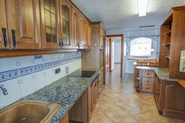 #Houses & Villas - 3 Rooms 3 Bathrooms 199 m2 | Center, Sant Pere de Ribes kitchen
