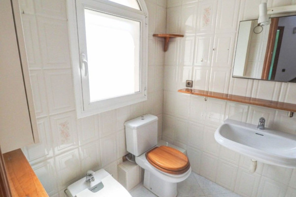 #Houses & Villas - 3 Rooms 3 Bathrooms 199 m2 | Center, Sant Pere de Ribes bathroom