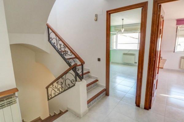 #Houses & Villas - 3 Rooms 3 Bathrooms 199 m2 | Center, Sant Pere de Ribes details