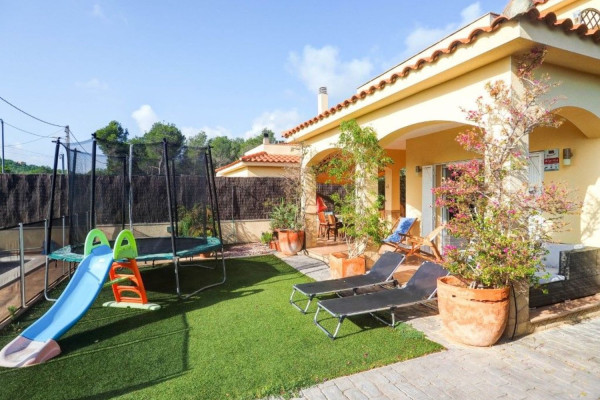 #Houses & Villas - 4 Rooms 3 Bathrooms 227 m2 | Olivella, Olivella unknown