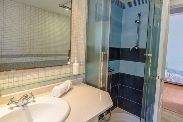 #Apartment - 2 Rooms 1 Bathrooms 70 m2 | Levantina-Montgavina-Quintmar, Sitges bathroom