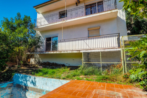 #Casas & Villas - 3 Habitaciones 1 Baños 90 m2 | Can Lloses, Sant Pere de Ribes 